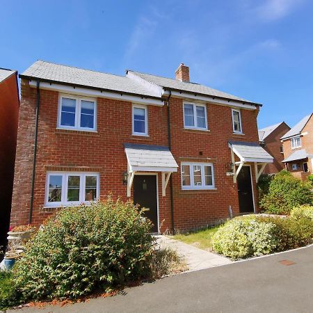 2 Bedroom House With Free Parking Lyme Regis Dış mekan fotoğraf