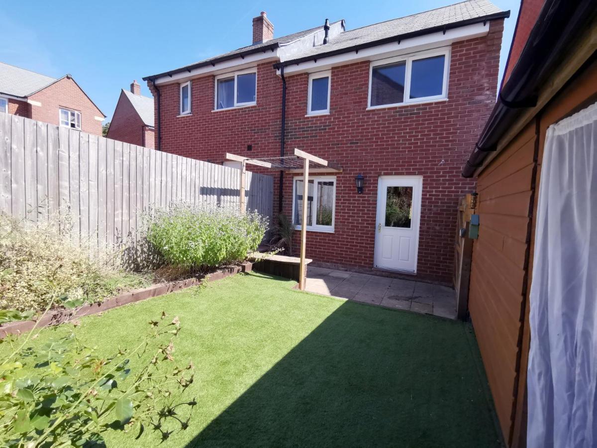 2 Bedroom House With Free Parking Lyme Regis Dış mekan fotoğraf
