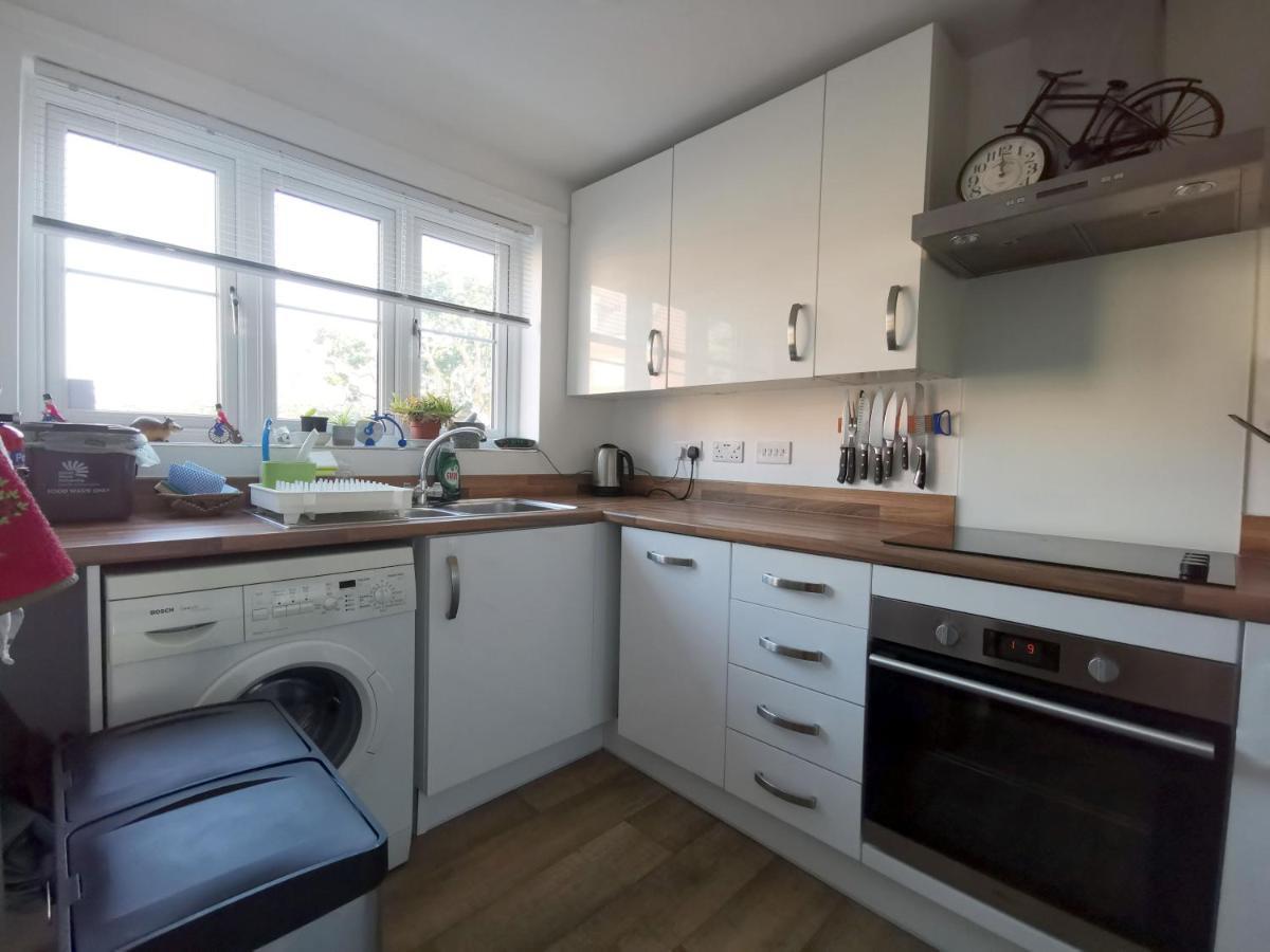 2 Bedroom House With Free Parking Lyme Regis Dış mekan fotoğraf