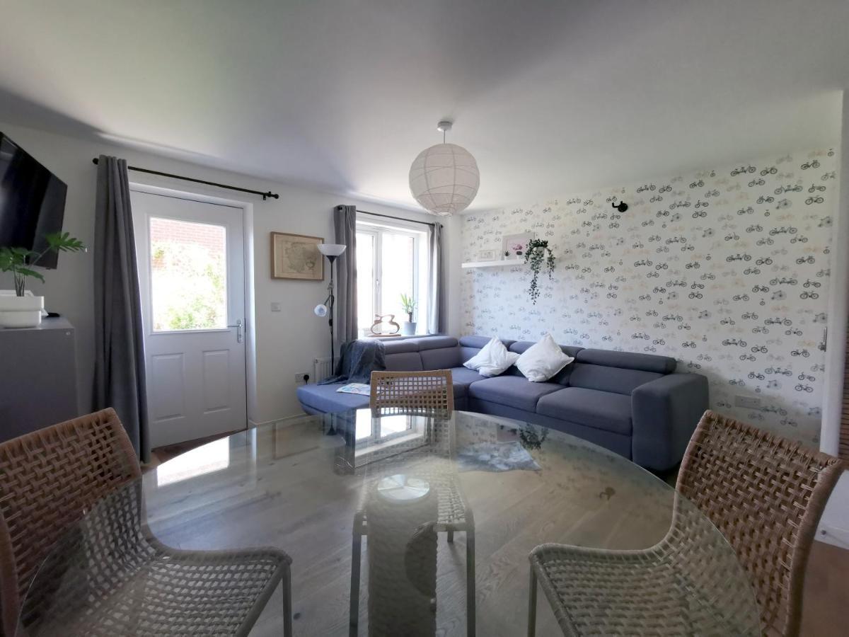 2 Bedroom House With Free Parking Lyme Regis Dış mekan fotoğraf
